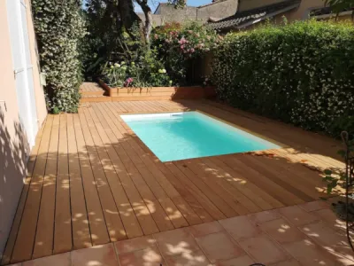 PiscineConstruction de mini-piscine en béton armé à Sanguinet (40) – Filtration compacte & faible consommation – Aloha Piscines