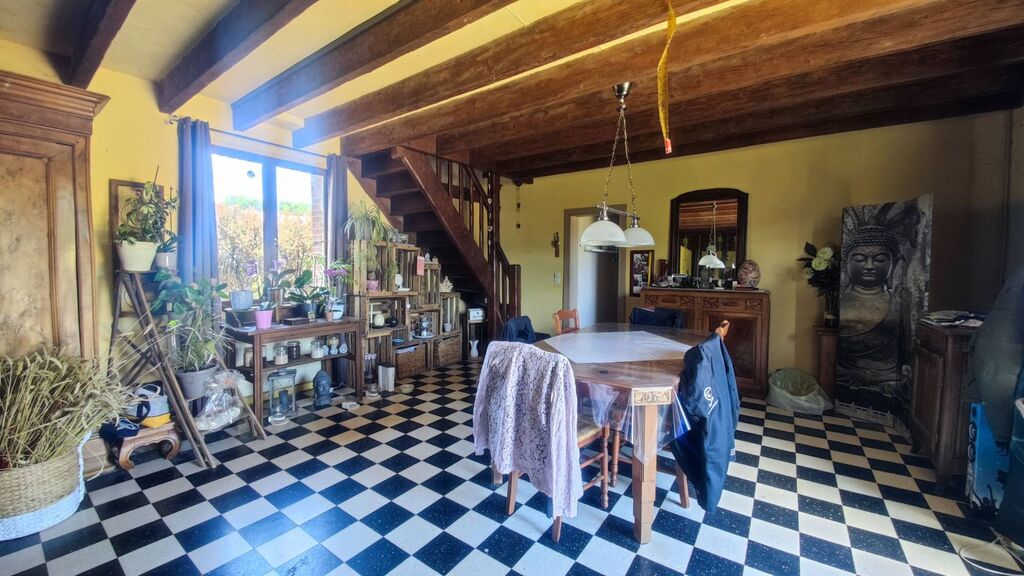 A vendre Maison de caractère de 178 m² avec jardin proche des commerces en Seine maritime