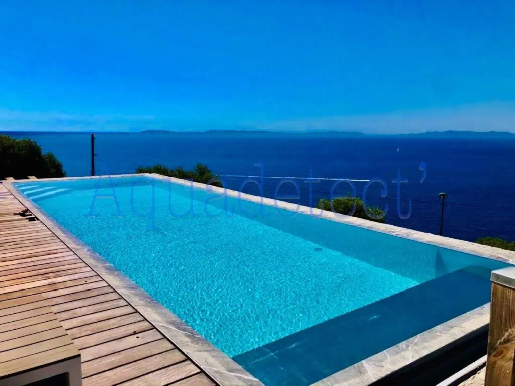 AQUA-DETECT spécialiste dans la recherche de fuite intérieur, extérieur, piscine dans le Var