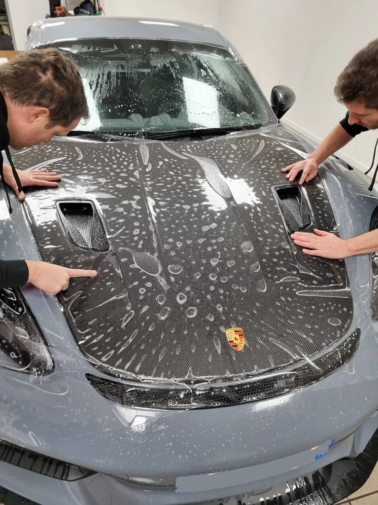 Installation PPF capot Porsche
