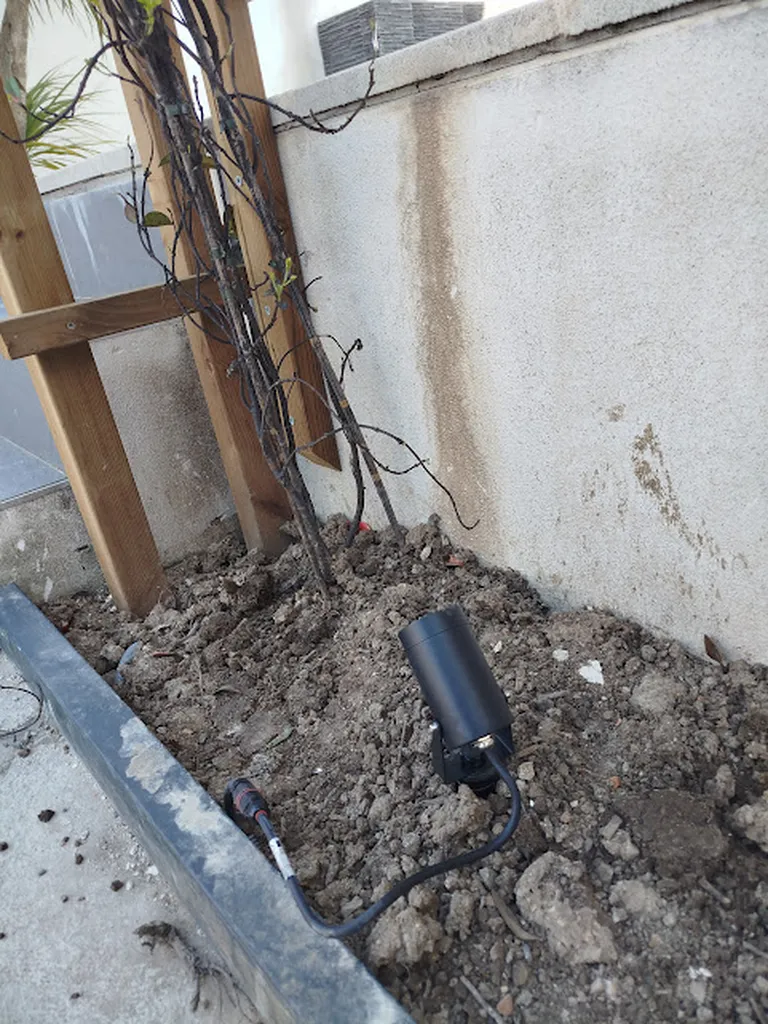 Installation électrique cuisine d’été et aménagement extérieur éclairage prises étanches IP65 à Saint Laurent d’Aigouze Gard