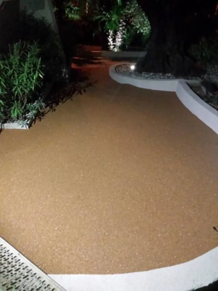 TAPIS DE PIERRE-ALLEE RESIDENCE ST CYR VAR