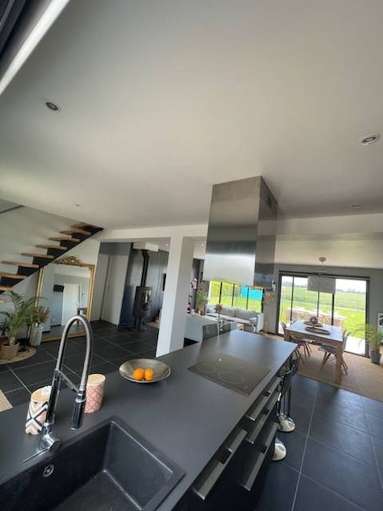 MAISON CONTEMPORAINE A LA CAMPAGNE PROCHE DE LA MER