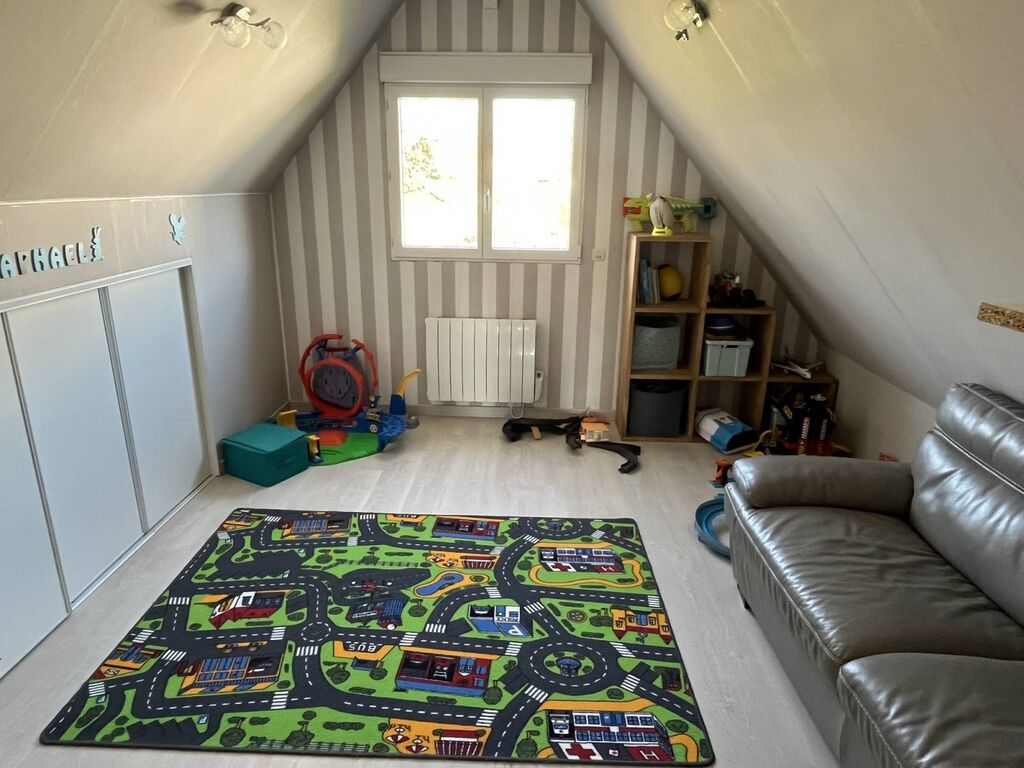 Exclusivité ! A vendre à St Arnoult : Maison en bon état général avec 3 chambres