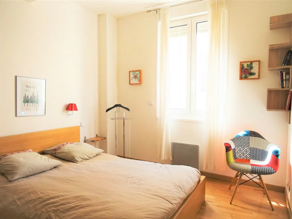 Avignon intra muros, zone piétonne, appartement de charme rénové   