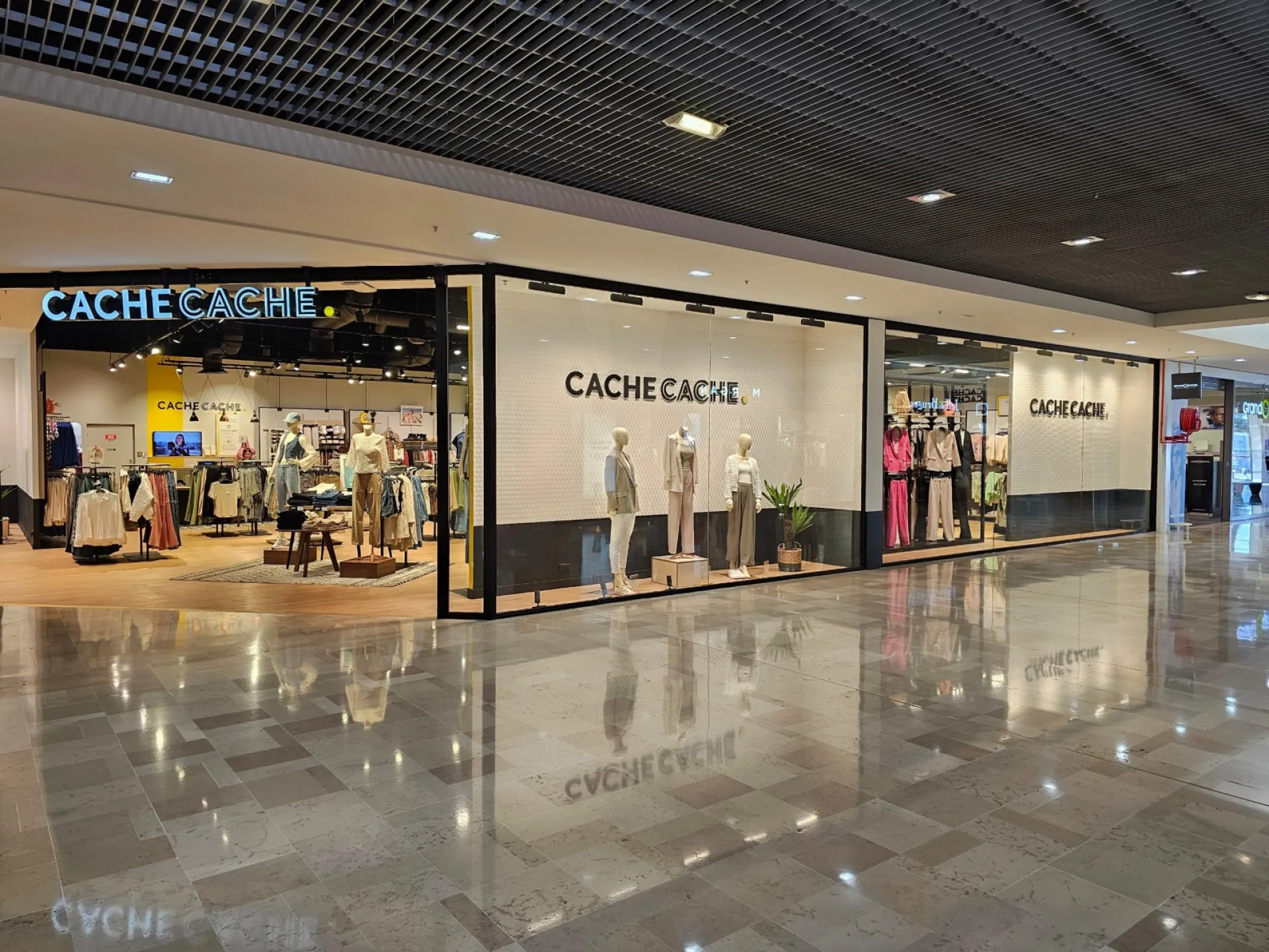 Création de vitrine de magasin à Avignon pour le magasin Cache Cache