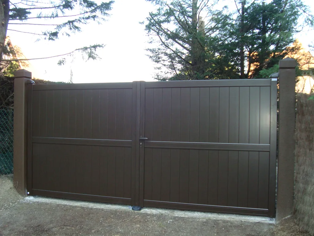 Installation de Portail Aluminium Motorisé, Modèle Sur-Mesure et Pose Professionnelle Sécurisée à Bihorel en Seine-Maritime 76 et Rouen