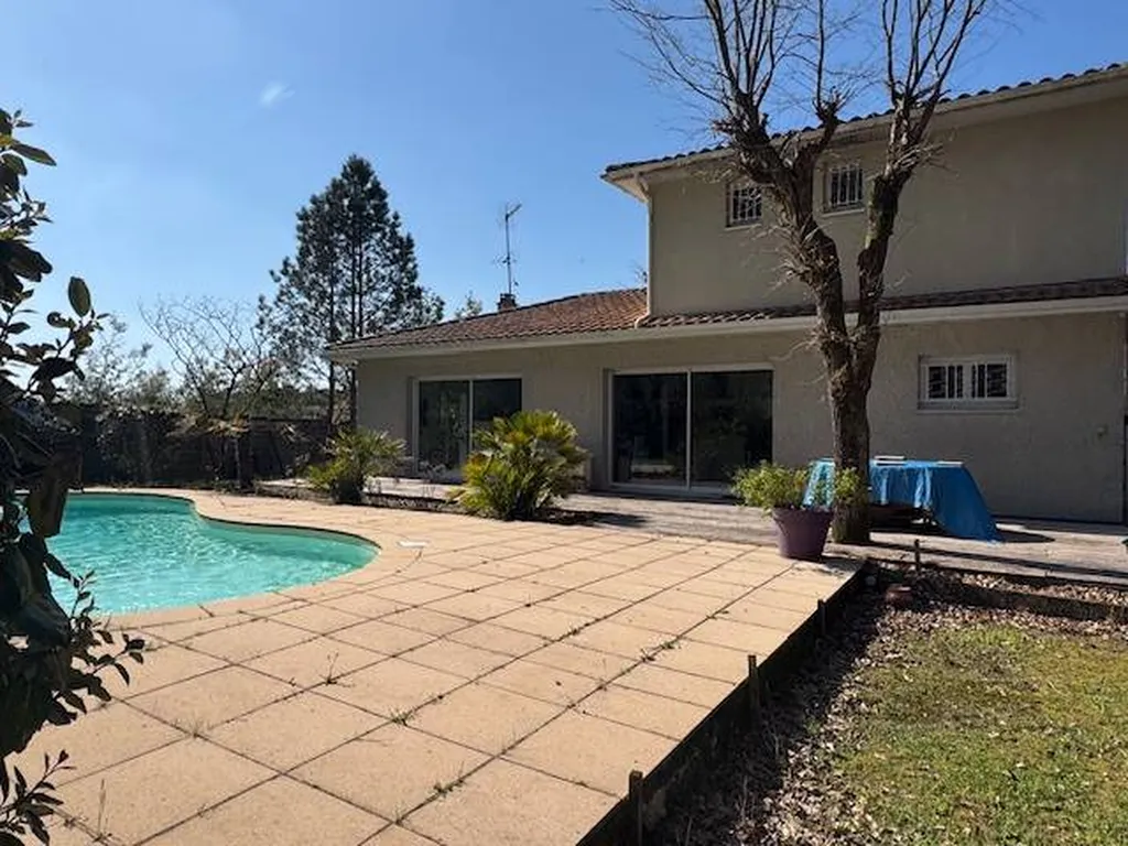Maison à étage sur CESTAS BOURG