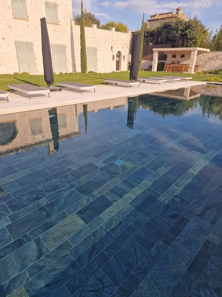 Esprit Balinais - une piscine paradisiaque