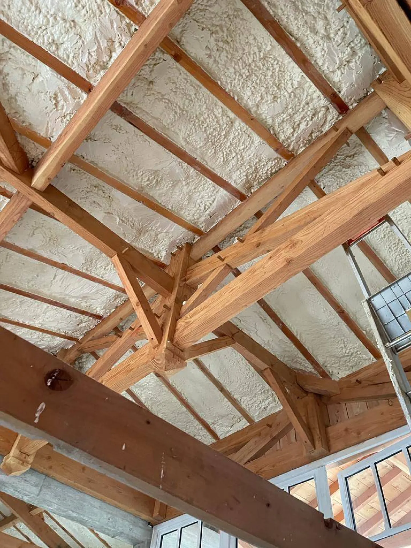 Isolation Thermique par MOUSSE POLYURETHANE des murs et plafonds en Gironde