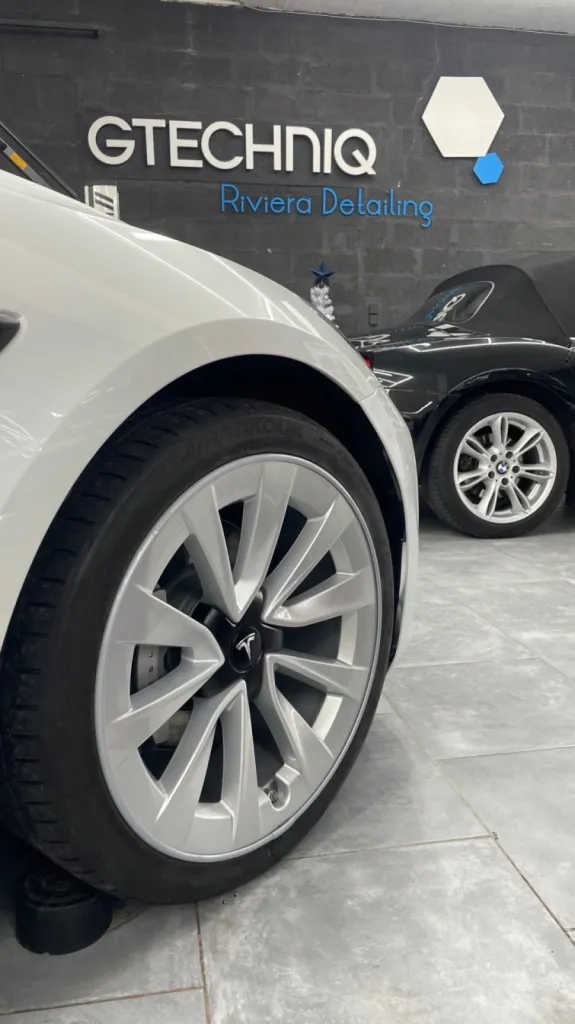 Protection et personnalisation de jantes ALLOYGATOR pour véhicule haut de gamme à Antibes dans les Alpes-Maritimes