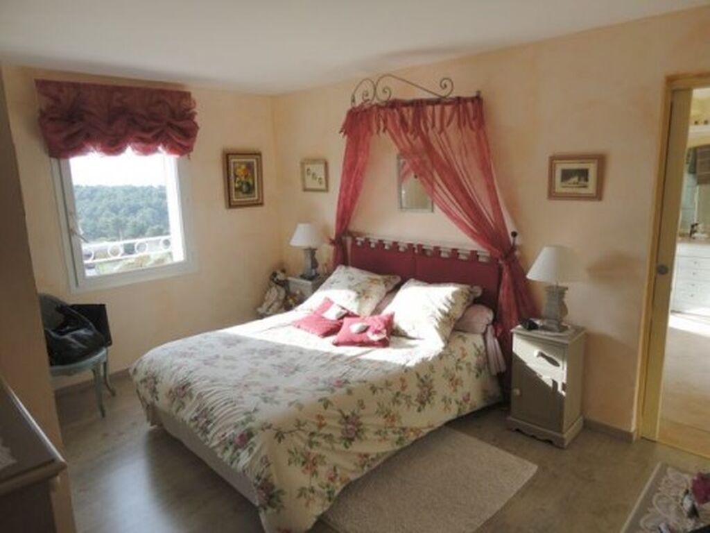 Villa en vente sur Carnoux en Provence avec deux logements, piscine, pool house