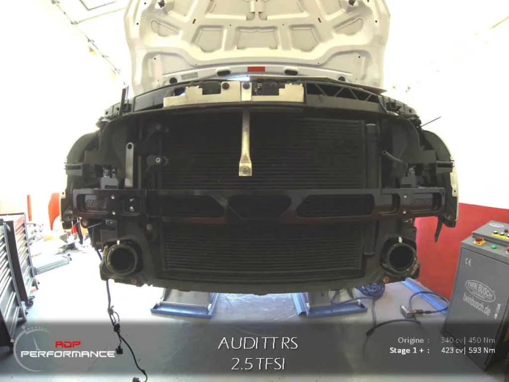 Audi TT Rs echangeur vue de face