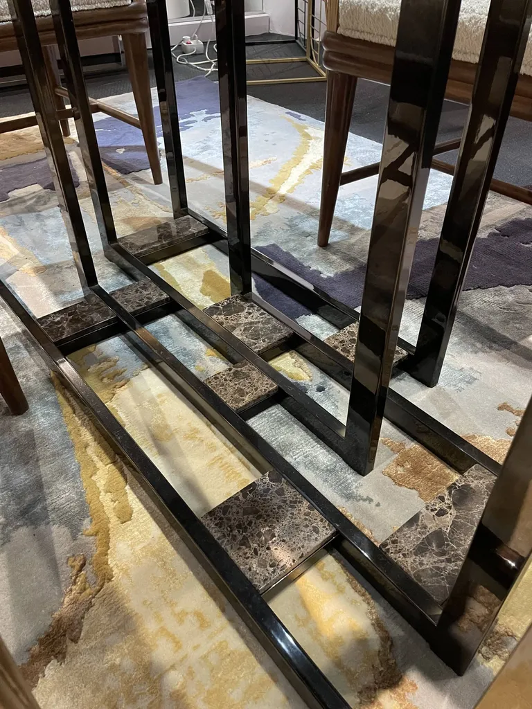 Table de repas en verre trempé et émaille doré