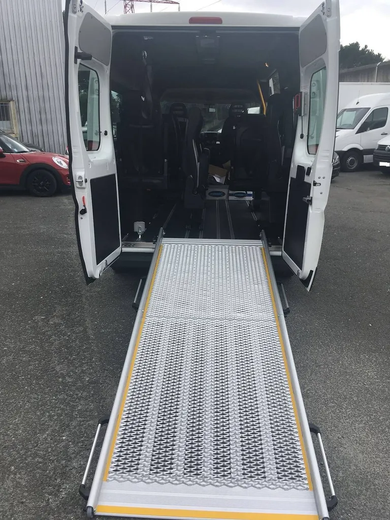 Location de véhicules pour le transport de personnes à mobilité réduite Bassin d'Arcachon