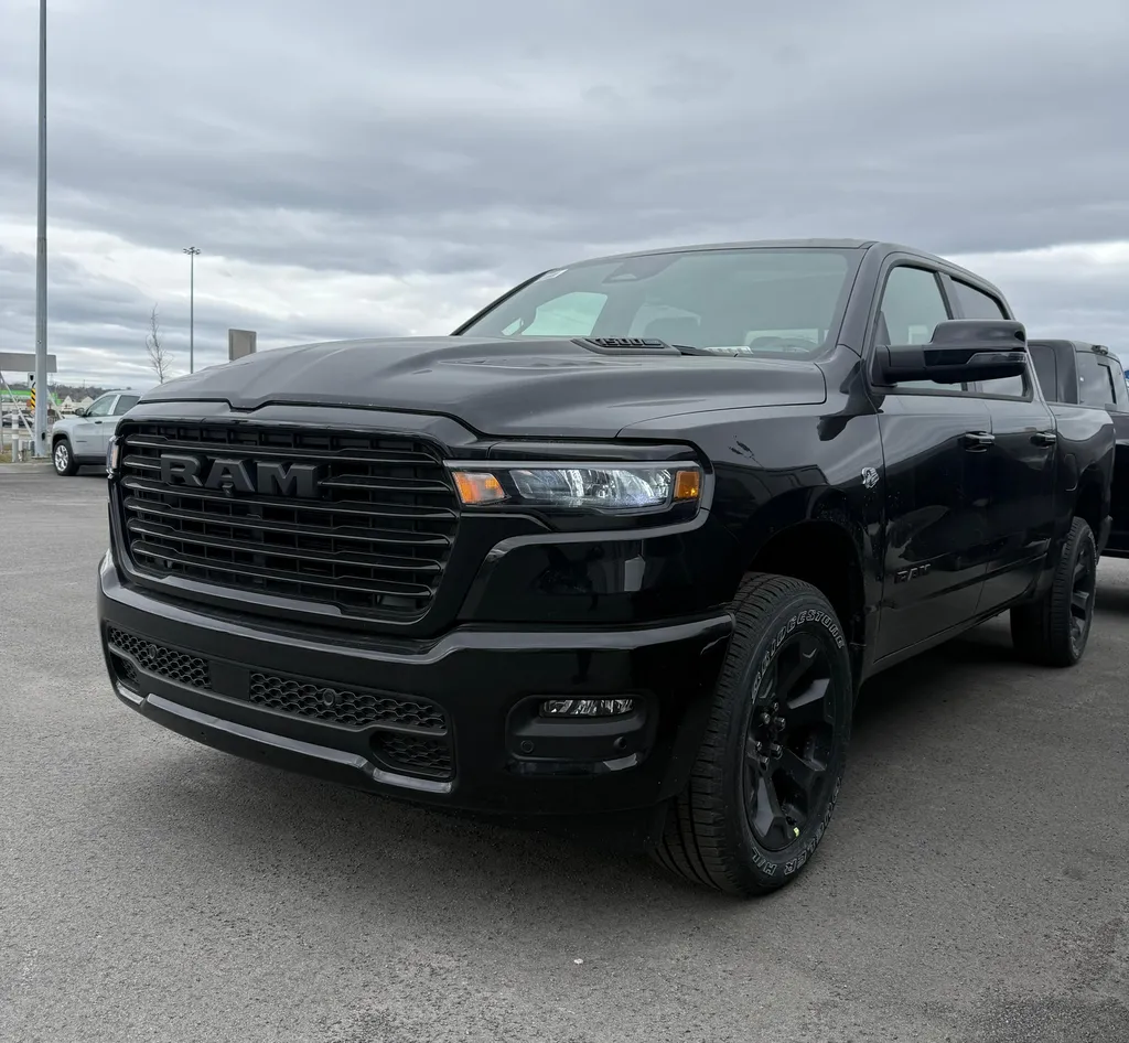 Dodge RAM 1500 Sport Premium V8 5.7L eTorque 2026 noir neuf importé en France