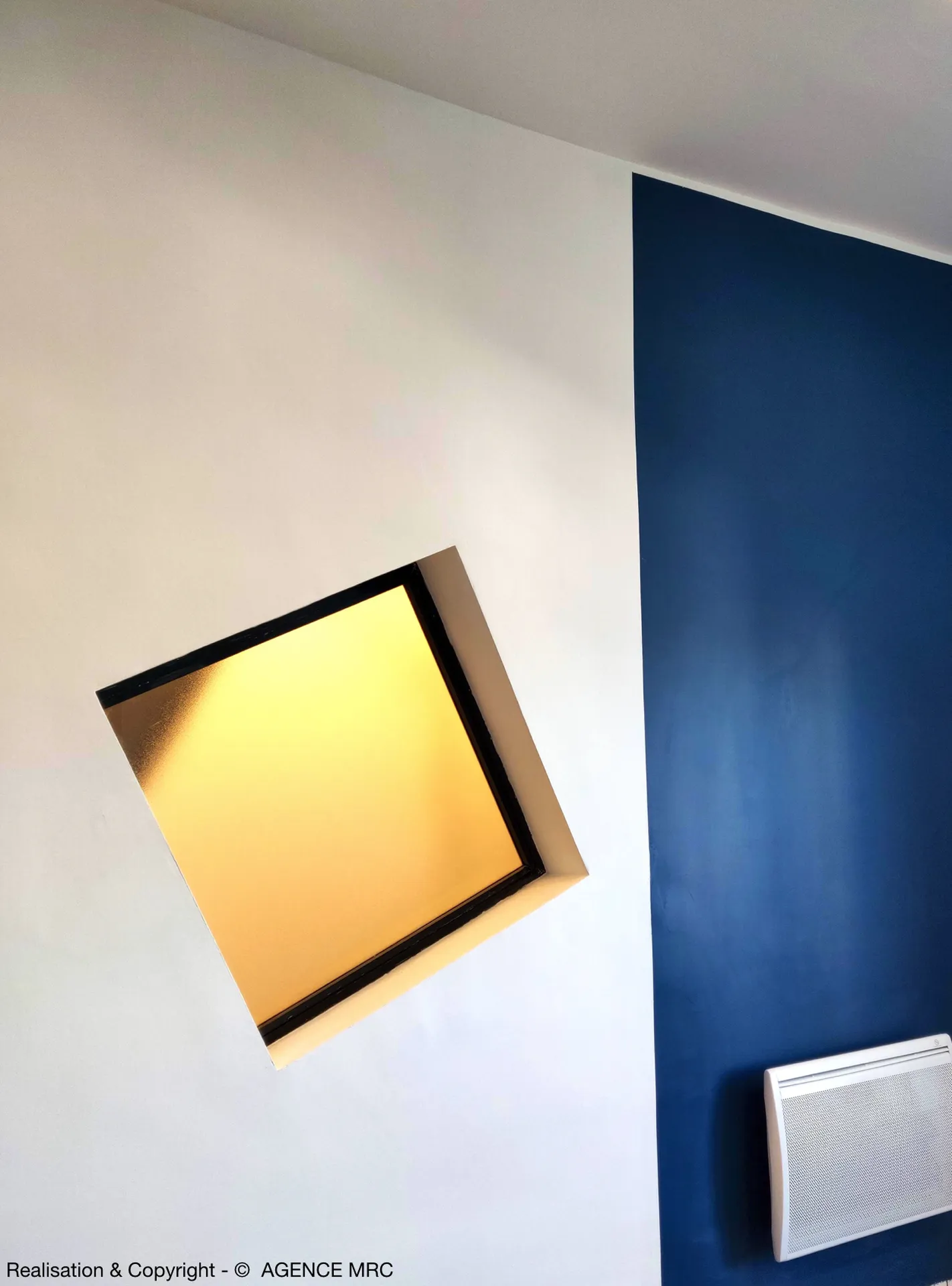 ervice conception ou suivis travaux avec un architecte d’intérieur sur Marseille 13010 mur avec verrière et bleu