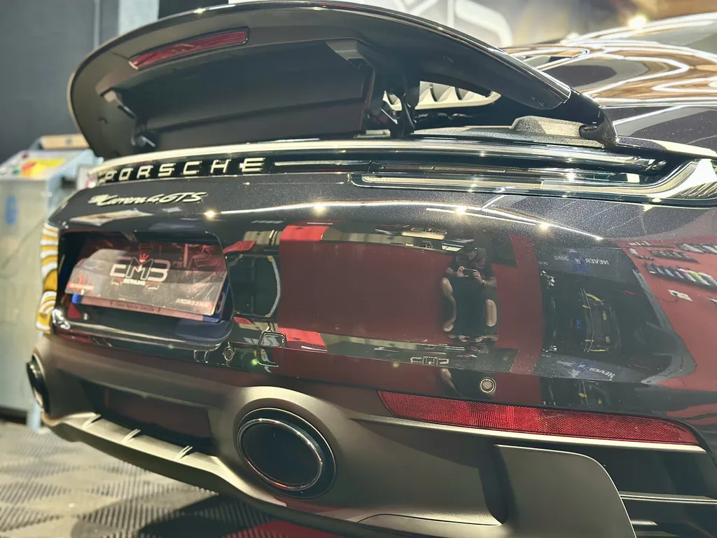 protection carrosserie polissage traitement céramique DETAILING Vaugneray socialiste Porsche 992 GTS Cabriolet