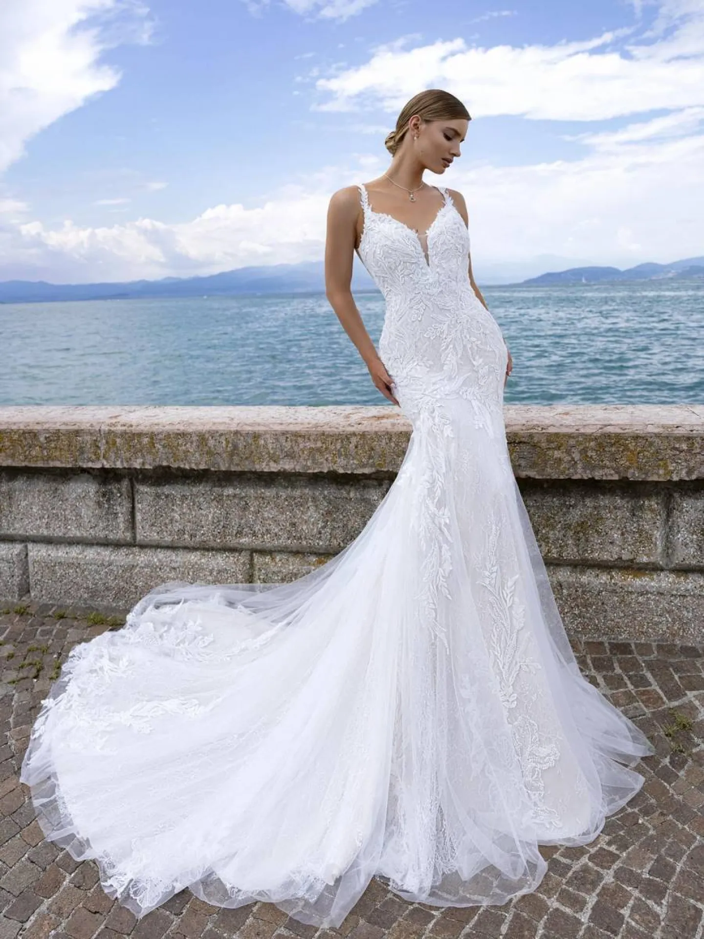 ROBE COLLECTION BELLA 22424 2024 12345 .