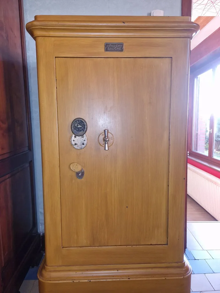 technicien intervenant sur Raismes car le coffre-fort était bloqué suite à code oublié