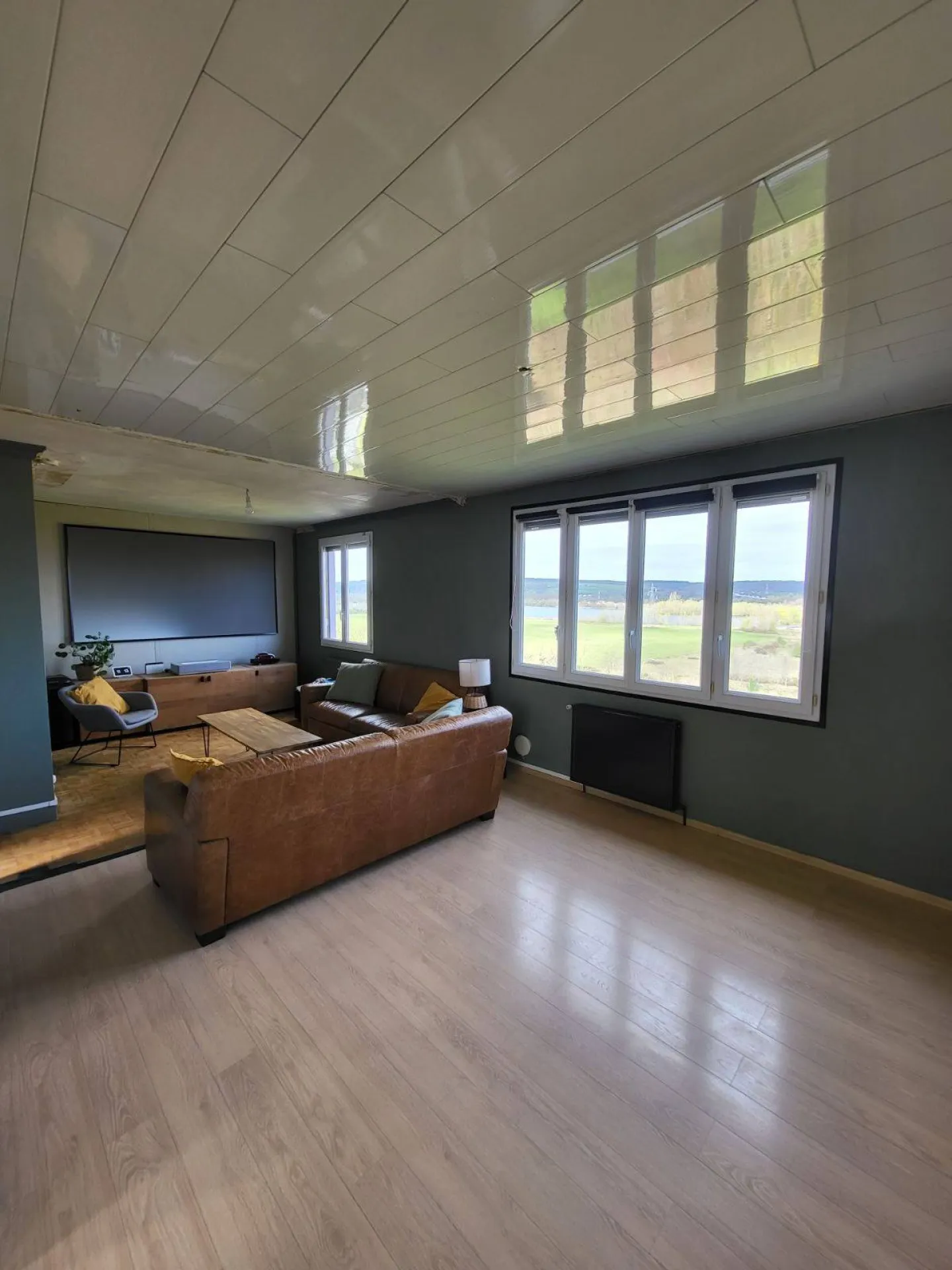 A acheter, pavillon rénové de 110 m² habitables sur un terrain de 500 m² sur la commune de TOURVILLE LA RIVIERE 76410