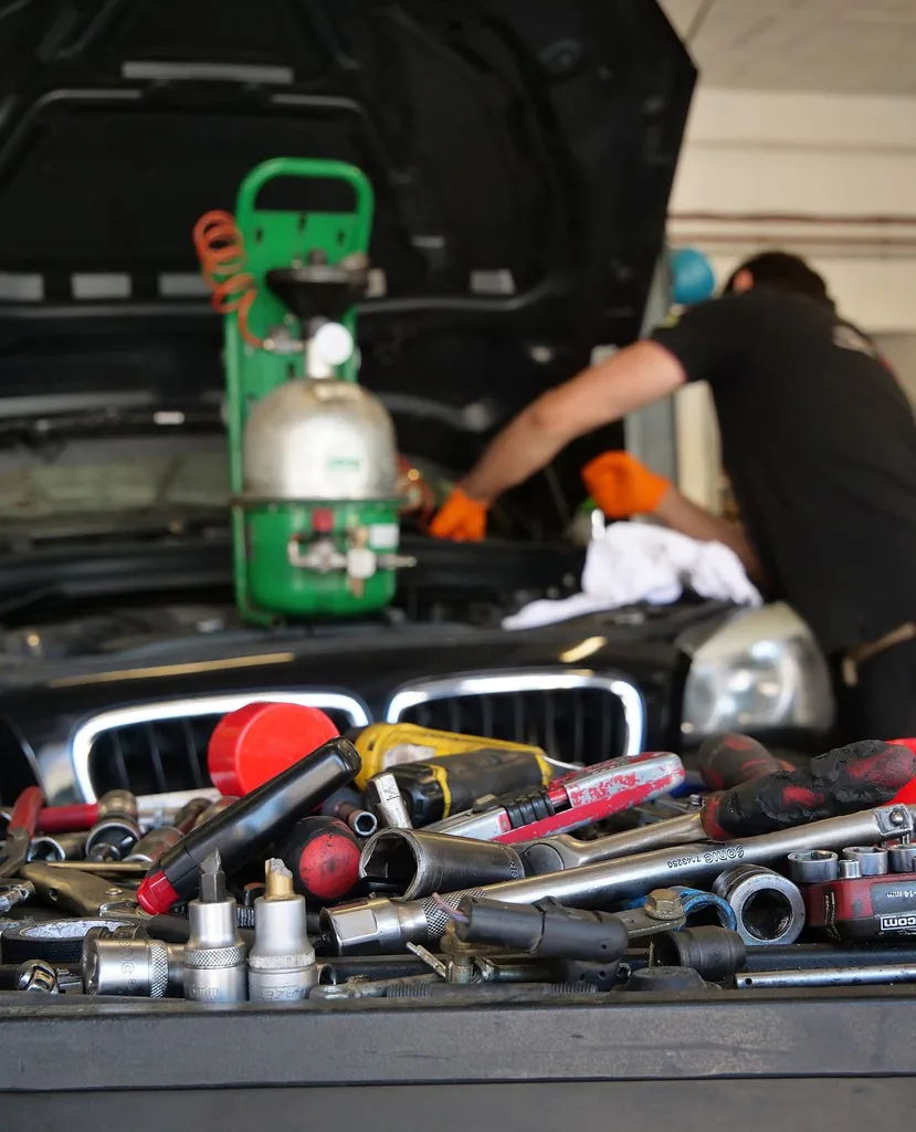 processus de décalaminage de moteur avec traitement par injection d'hydrogène dans l'admission par nos garagistes à Fréjus