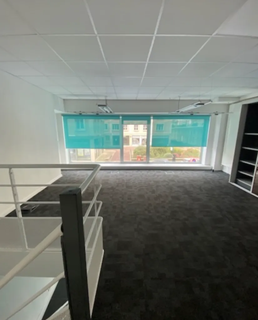 LE HAVRE - À LOUER Local commercial de 60 m² au pied d'un immeuble d'habitation Auguste Perret