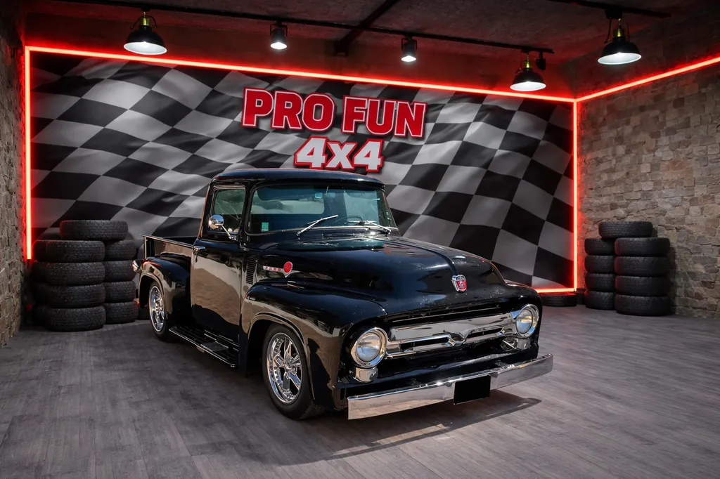 FORD RACING F100 V8 de 1956 PICK-UP PRES DE MARSEILLE