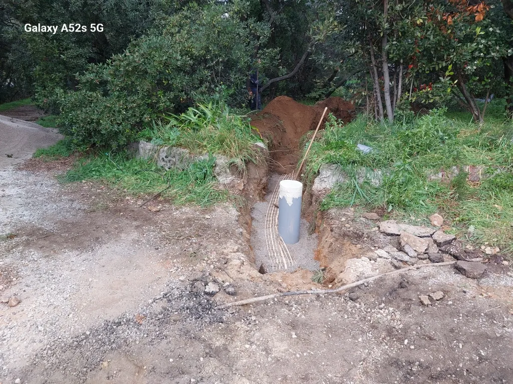 Réalisation d'un assainissement tout à l'égout sur Marseille dans les Bouches-du-Rhône. 
