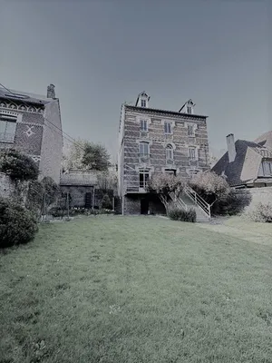 VENDU Propriété de caractère d'environ 200m² proche du centre-ville, et son terrain de 778m².