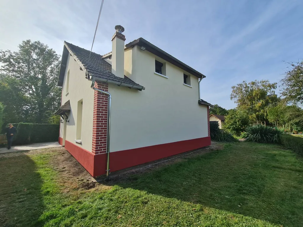 Crépis en deux couleurs appliqué par EFIBAT pour une finition esthétique à Sainte-Colombe-la-Commanderie (27110)