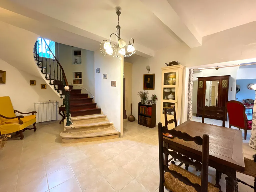 Vaucluse : Maison de maître début XIXème siècle avec vue remarquable à vendre à Carpentras   