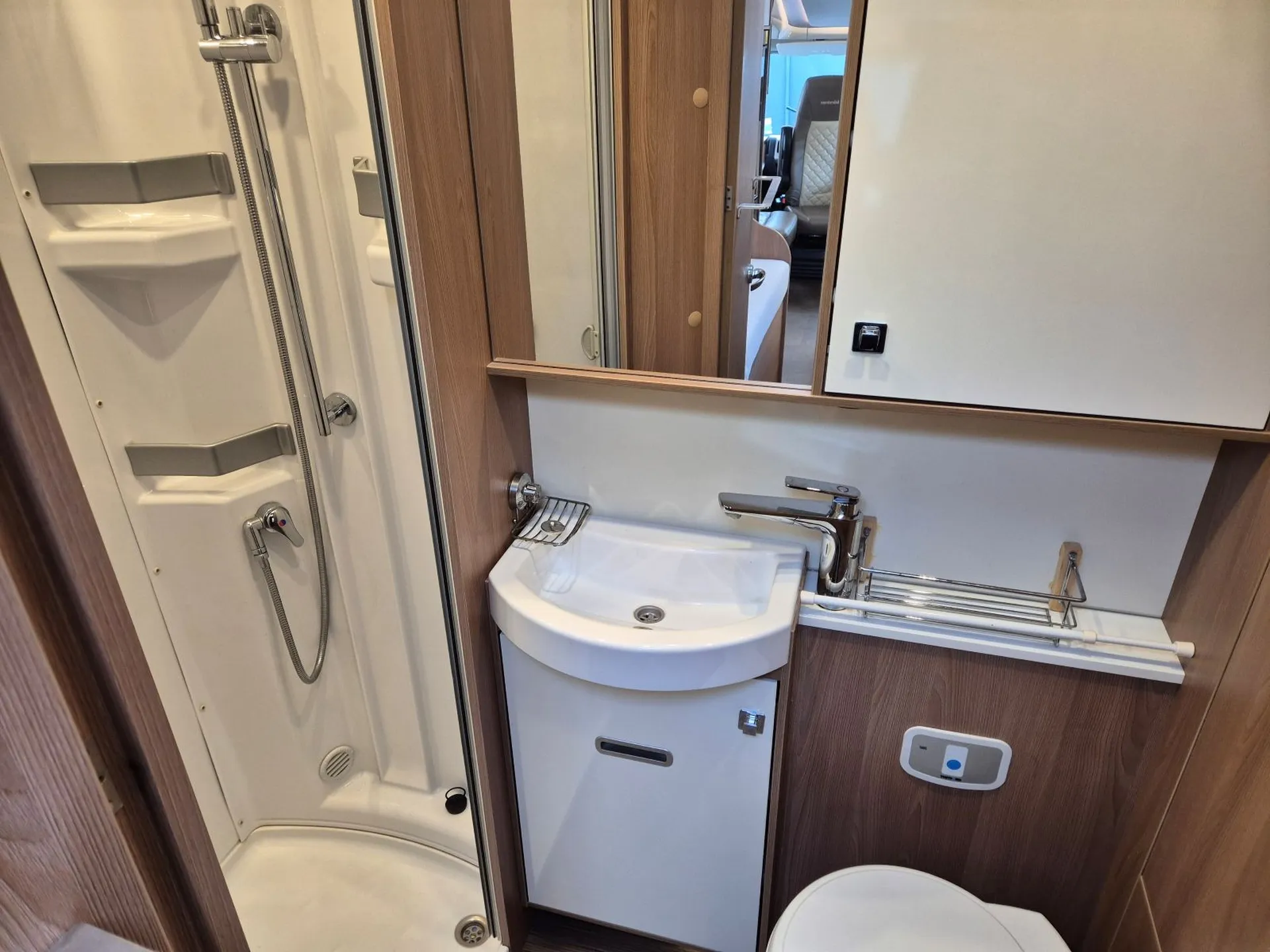 Bürstner IXEO I de 2018 ,Confort Idéal pour Vos Séjours en famille dans le ce luxueux camping -car