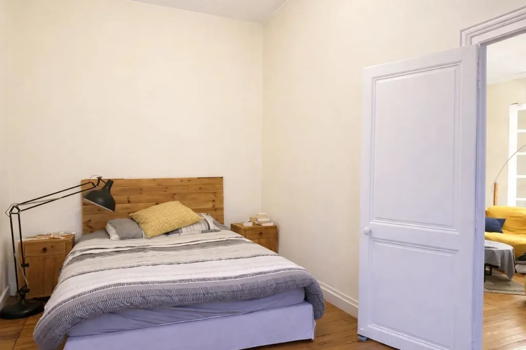 Acheter un appartement ancien avec double réception à Laval