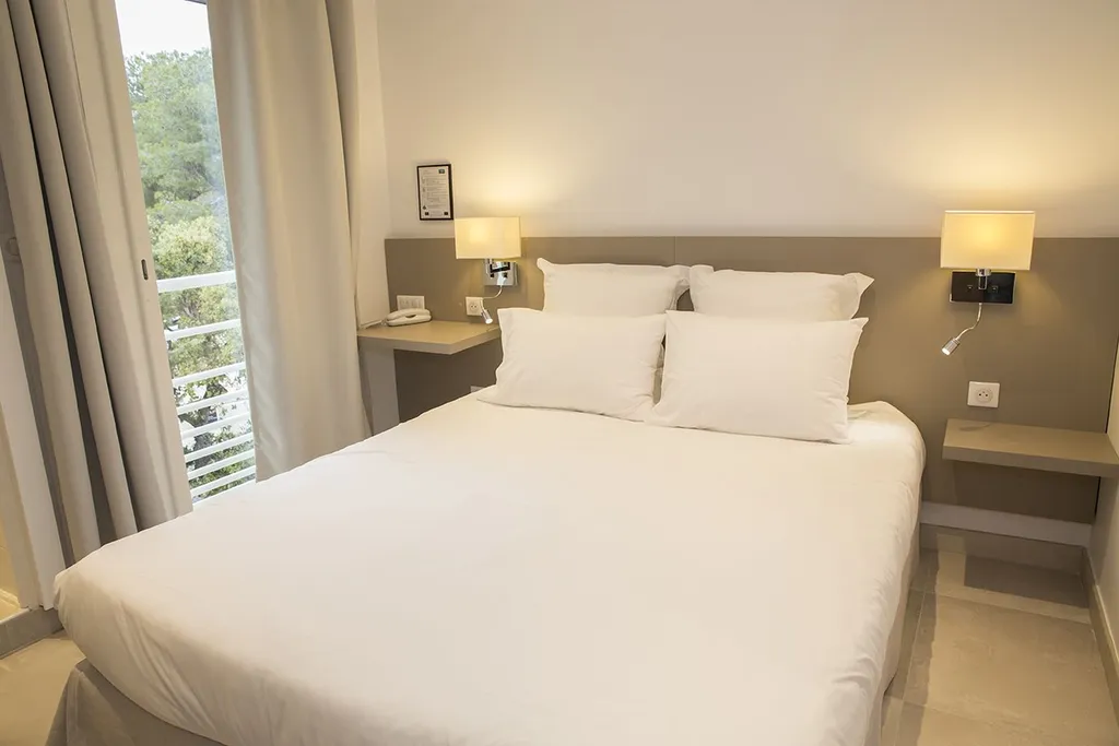 Hôtel de la plage de Bormes les mimosas Lit 160x200