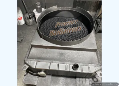 Remplacement d'un faisceau de radiateur de refroidissement de chenillette à Sartène en Corse.