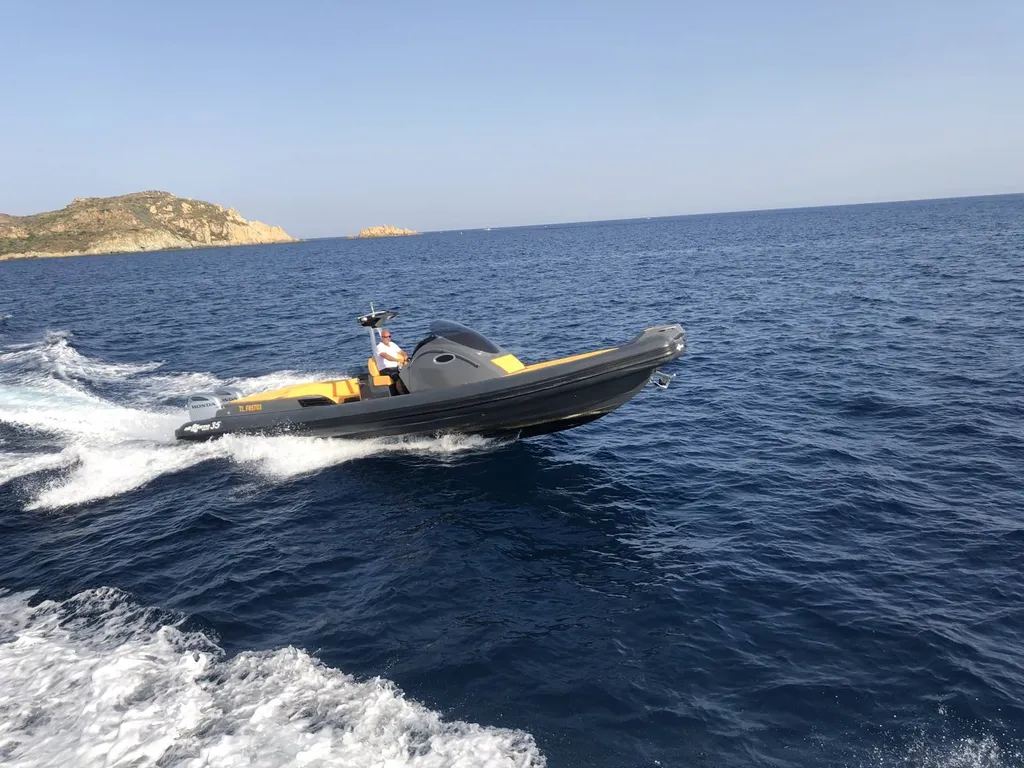 Pneumatique Wave 35 d'Altamaréa en vente à Bandol