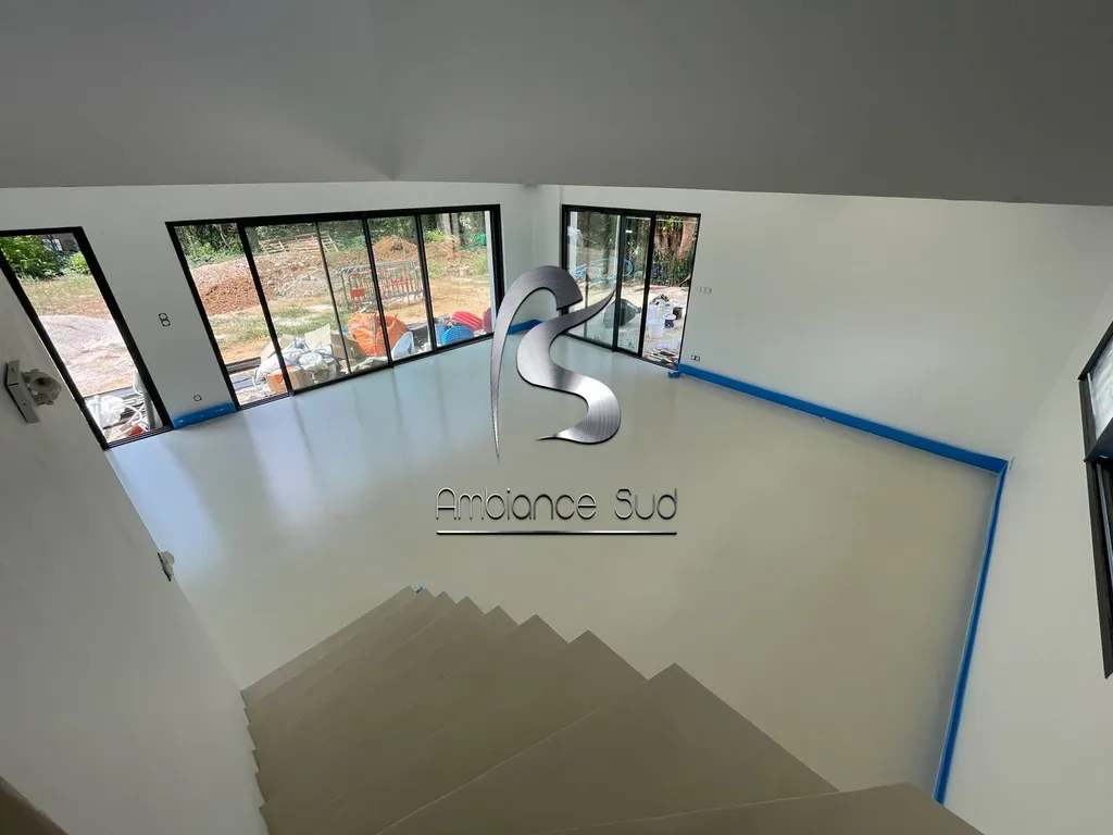 Réalisation d’un sol de maison en béton ciré coulé : les avantages et inconvénients à Gémenos près de Aubagne