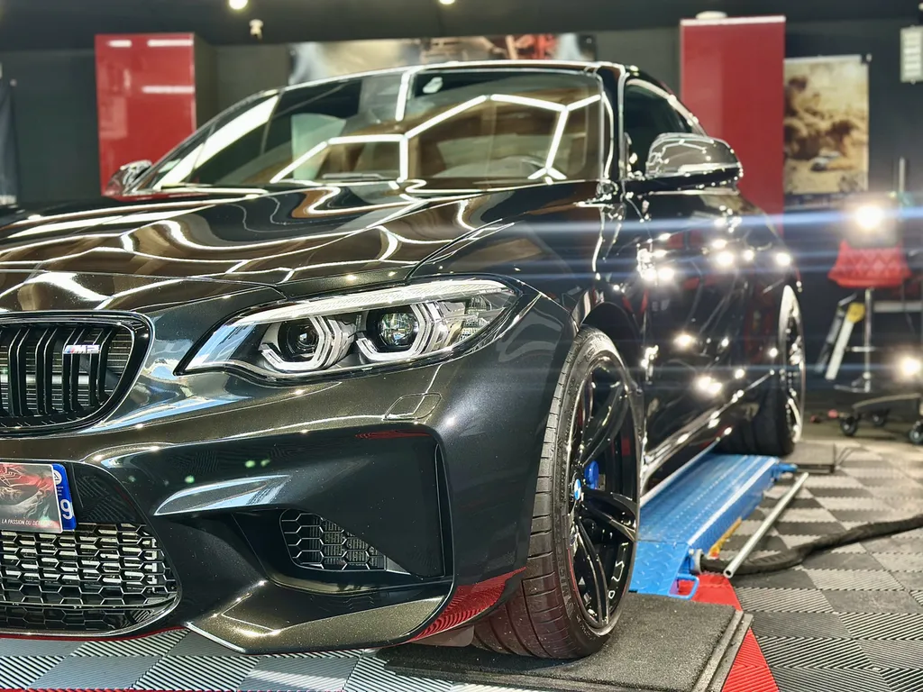 Detailing auto lyon spécialiste du traitement céramique et de la protection carrosserie sur BMW M2 voiture sportive