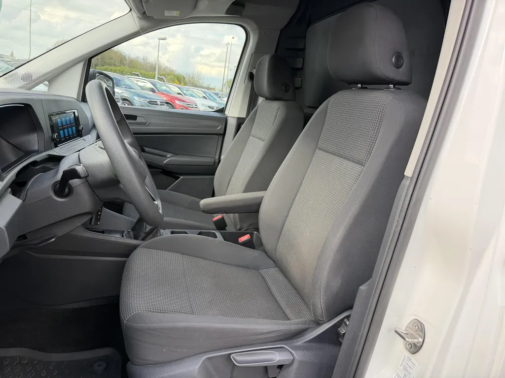 Volkswagen Caddy Cargo occasion diesel près de Rouen utilitaire fiable économique idéal professionnels Normandie livraison rapide