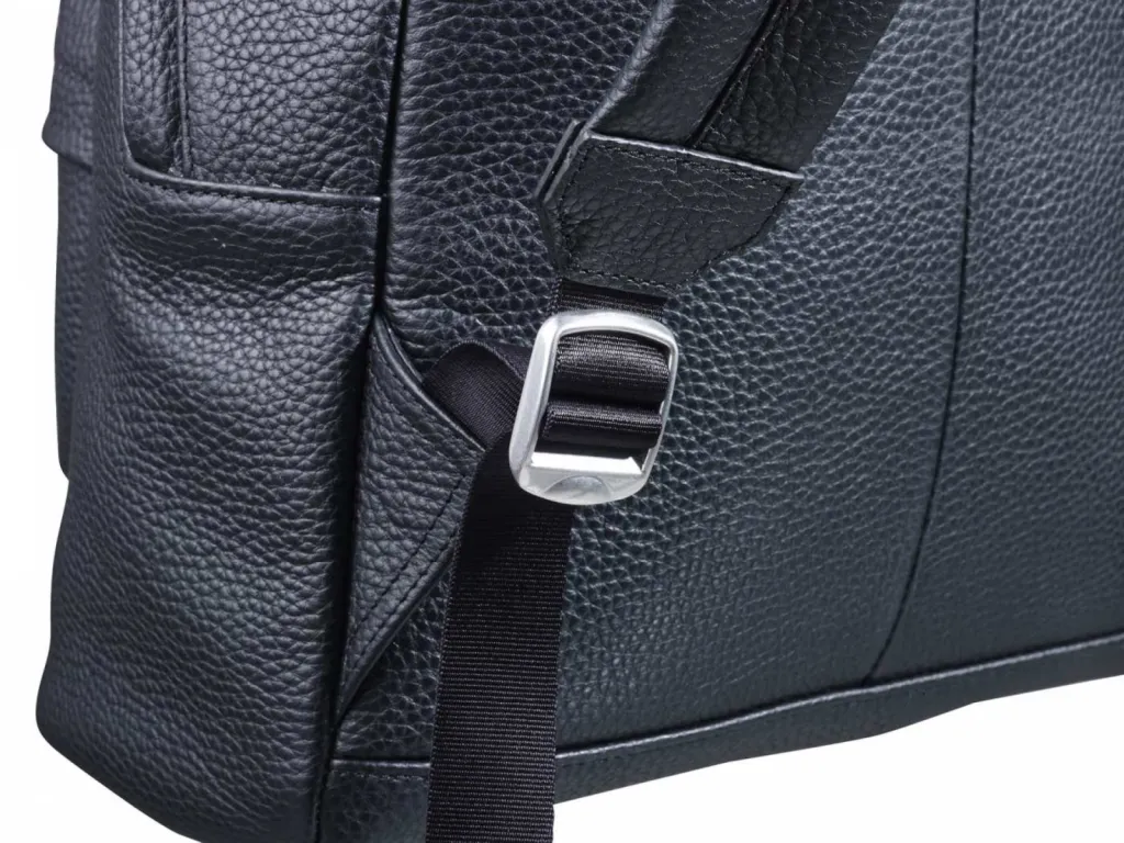 photo maroquinerie, bagagerie Bexley sac à dos homme cuir noir détail sangle