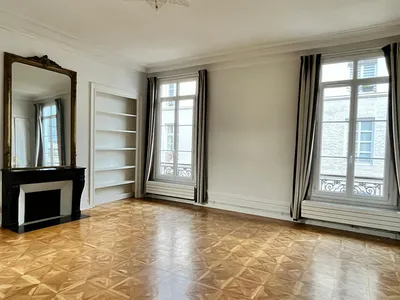 Situé rue de buffon