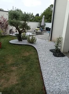 Création de massif par l'équipe de paysagiste de chez MAT'TAILLE en plein centre de Toulouse 