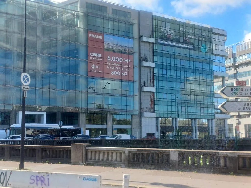 Expert en affichage sur façade d’immeuble à Paris