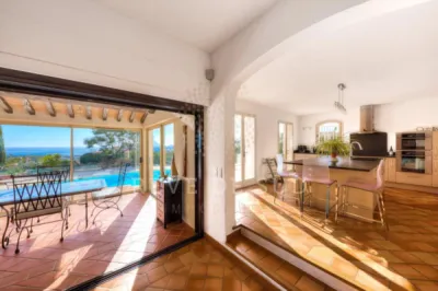 Maison 6 pièce(s) 4 chambre(s) 165 m² Les Issambres (83380)