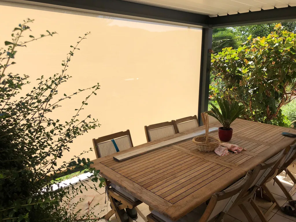 3 Baies installateur de pergola alu bioclimatique avec store enroulable à Pont de l'Isère près de Valence 26