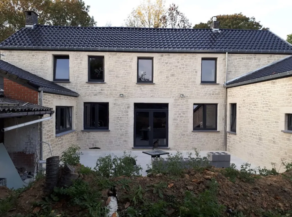 Décorer la façade de votre maison avec un enduit « imitation pierre » Le Havre 76