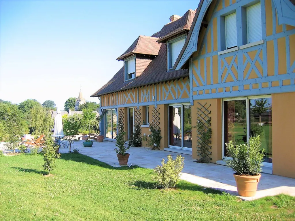 Trouver un constructeur de maison normande en colombages à Le Neubourg proche de Val-de-Reuil dans l'Eure 27