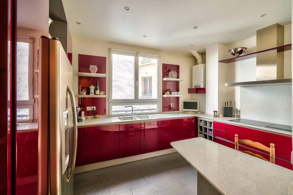 A vendre 6 pièces divisable en deux appartements à Paris 75009