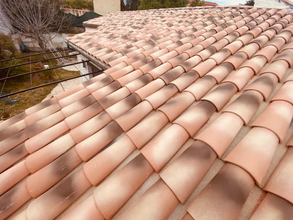 toiture en pst canal près de marignane